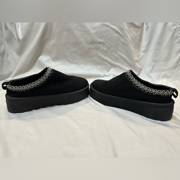 Mudd Stormy Platform Clog in Black - Picture 8 of 13